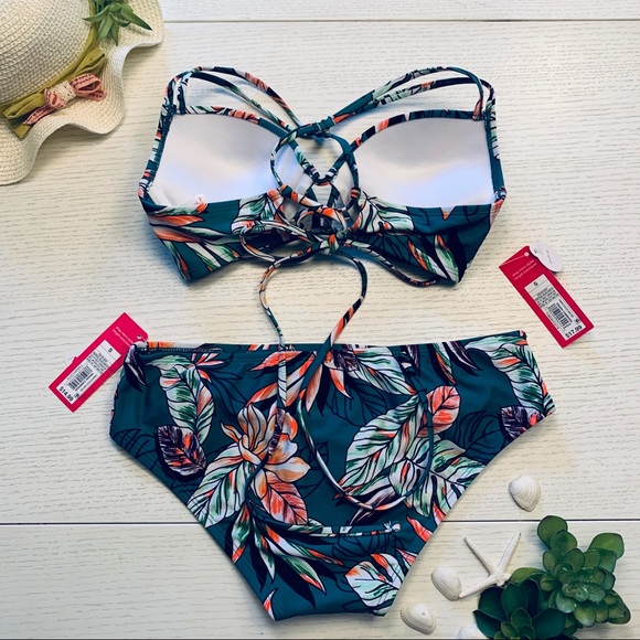 Xhilaration two piece swimsuit - Picture 4 of 7